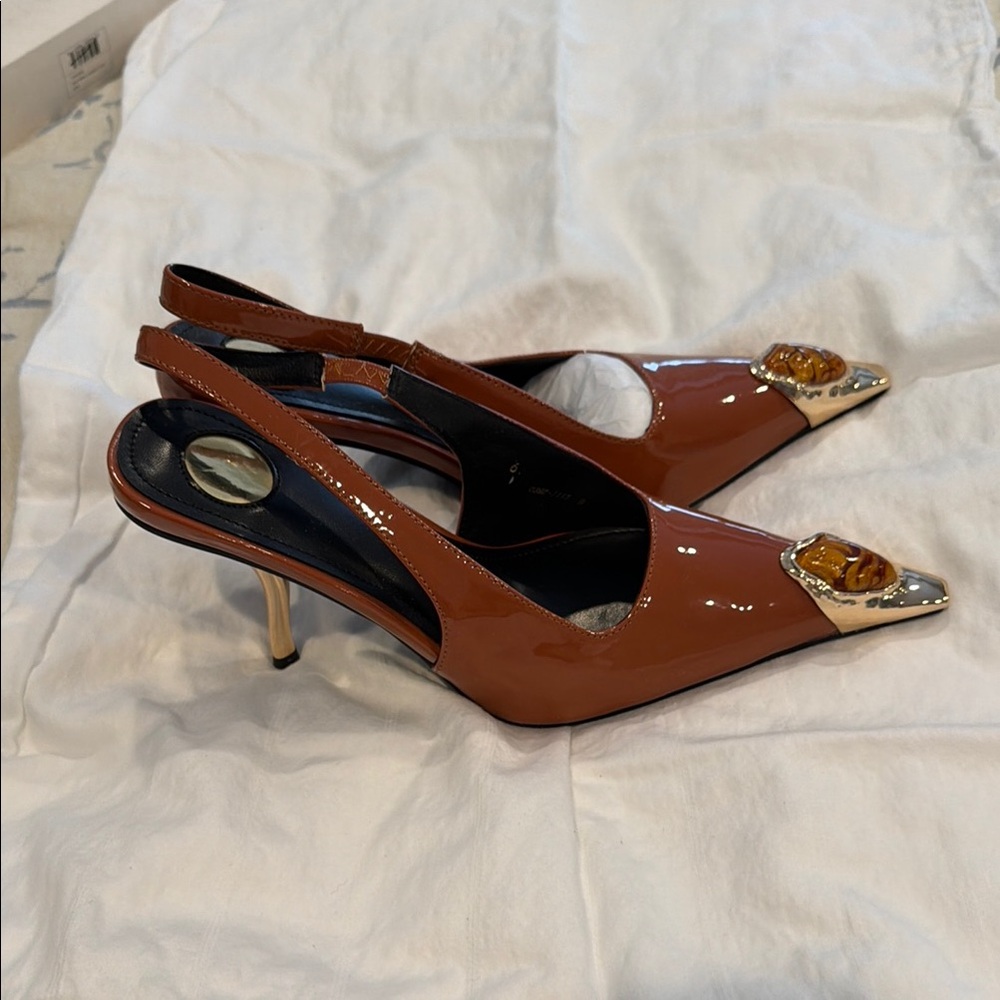 Patent Leather Slingback Heels with Gold Pointed Caps - Picture 2 of 4